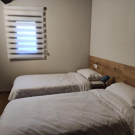 Apt 3 Atic Acollidor Al Centre De Vic - Aptgarbi Kültér fotó